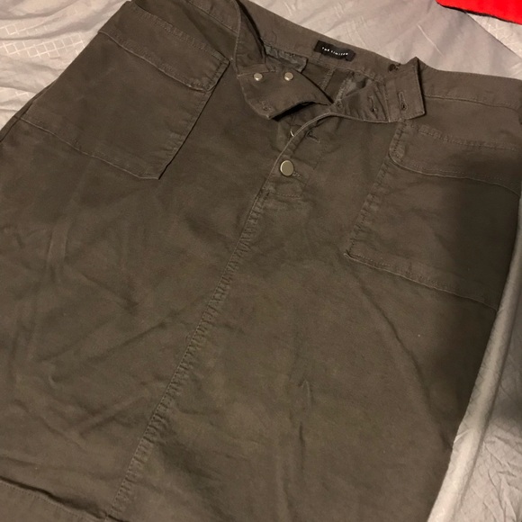 The Limited gray skirt - Picture 4 of 5